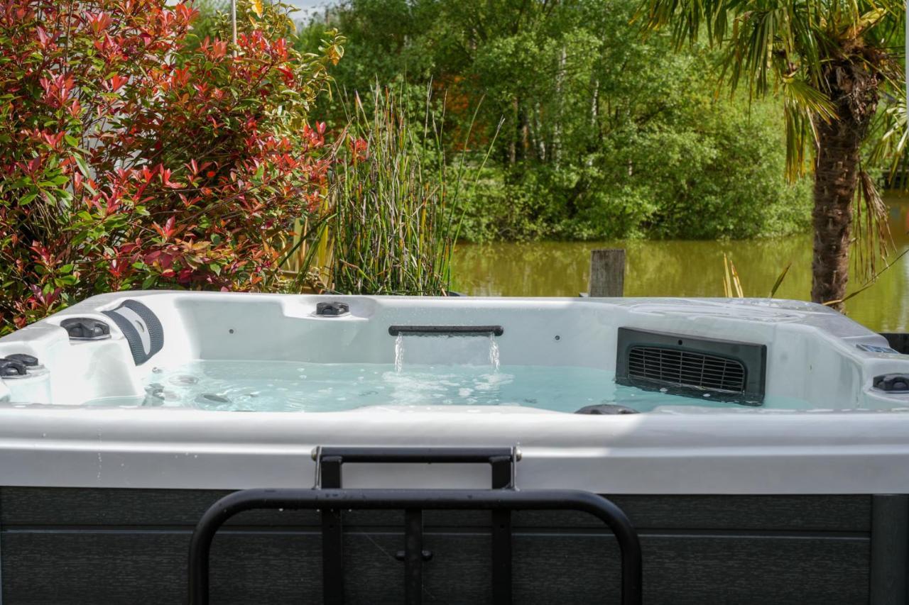 Kaebane 85, Lodge Avec Spa Au Bord De L'Eau Prouilly 외부 사진