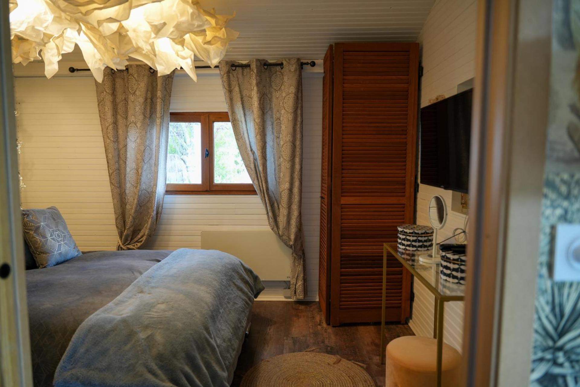 Kaebane 85, Lodge Avec Spa Au Bord De L'Eau Prouilly 외부 사진